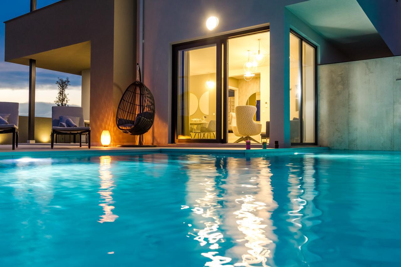 Villa Sara - Private Infinity Pool ノヴァリャ エクステリア 写真