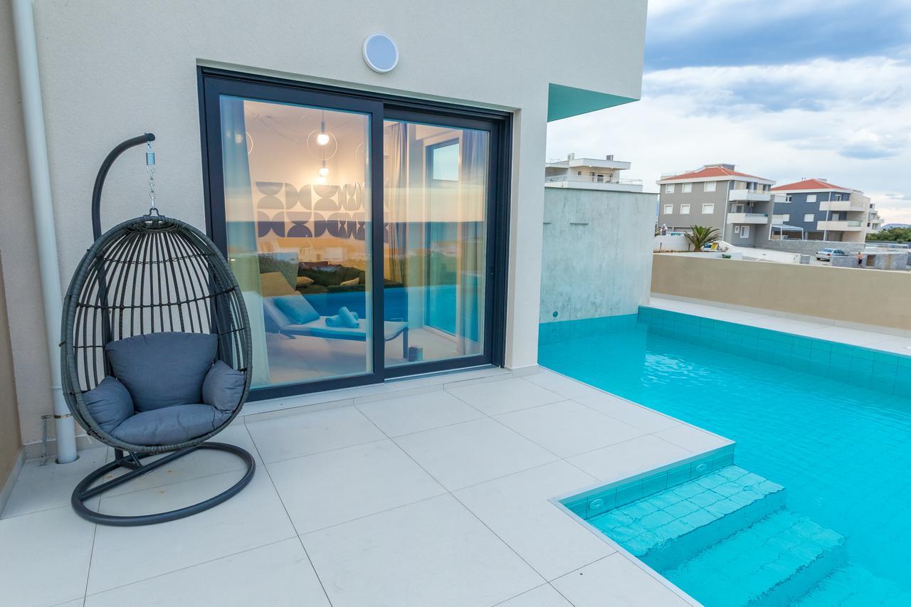 Villa Sara - Private Infinity Pool ノヴァリャ エクステリア 写真